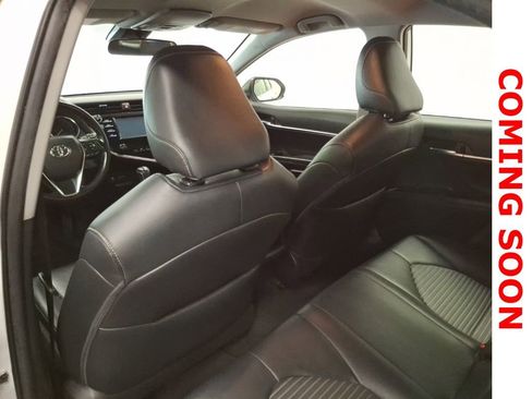 Used 2019 Toyota Camry SE FWD image 12