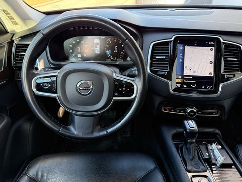 Used 2017 Volvo XC90 T6 Momentum w/ Vision Package image 3