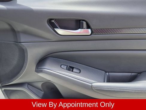 Used 2025 Nissan Altima 2.5 SV FWD image 33