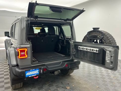 Used 2019 Jeep Wrangler Unlimited Rubicon w/ Dual Top Group image 15