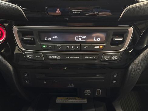 Certified 2020 Honda Pilot Elite image 27