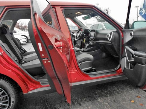 Used 2020 Kia Soul LX image 7