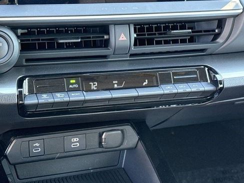 Used 2025 Toyota Prius LE image 21