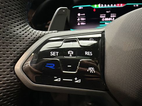 Used 2024 Volkswagen Golf R image 25