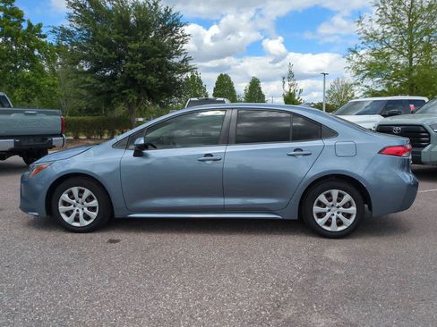 Used 2021 Toyota Corolla LE FWD image 3