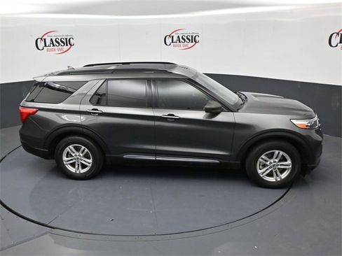 Used 2020 Ford Explorer XLT w/ Equipment Group 202A image 21
