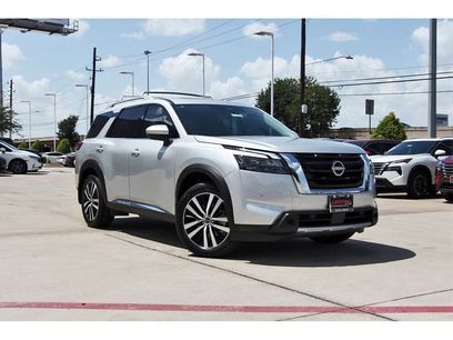 New 2025 Nissan Pathfinder Platinum w/ Cargo Package