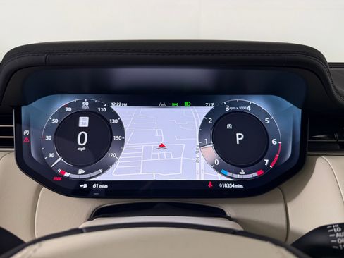 Used 2024 Land Rover Range Rover Long Wheelbase SE image 18