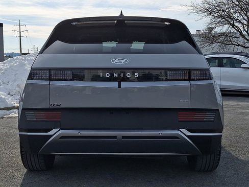 Certified 2022 Hyundai Ioniq 5 SE image 6
