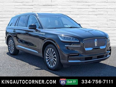 Used 2023 Lincoln Aviator Reserve w/ Equipment Group 201A AWD/4WD image 3