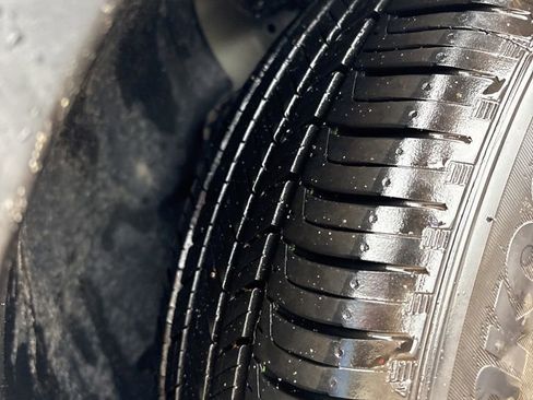 Used 2023 Chevrolet TrailBlazer LT image 2