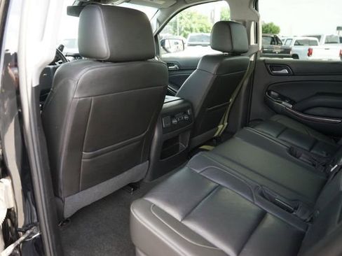 Used 2018 Chevrolet Suburban LT RWD image 11