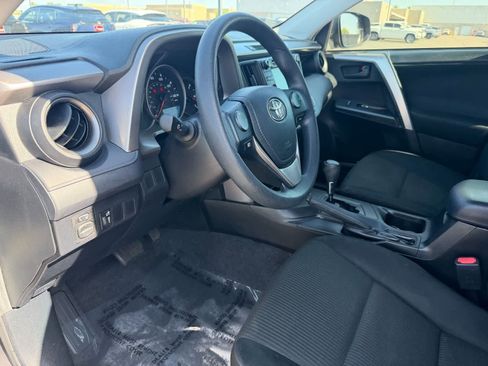 Used 2016 Toyota RAV4 LE FWD image 2