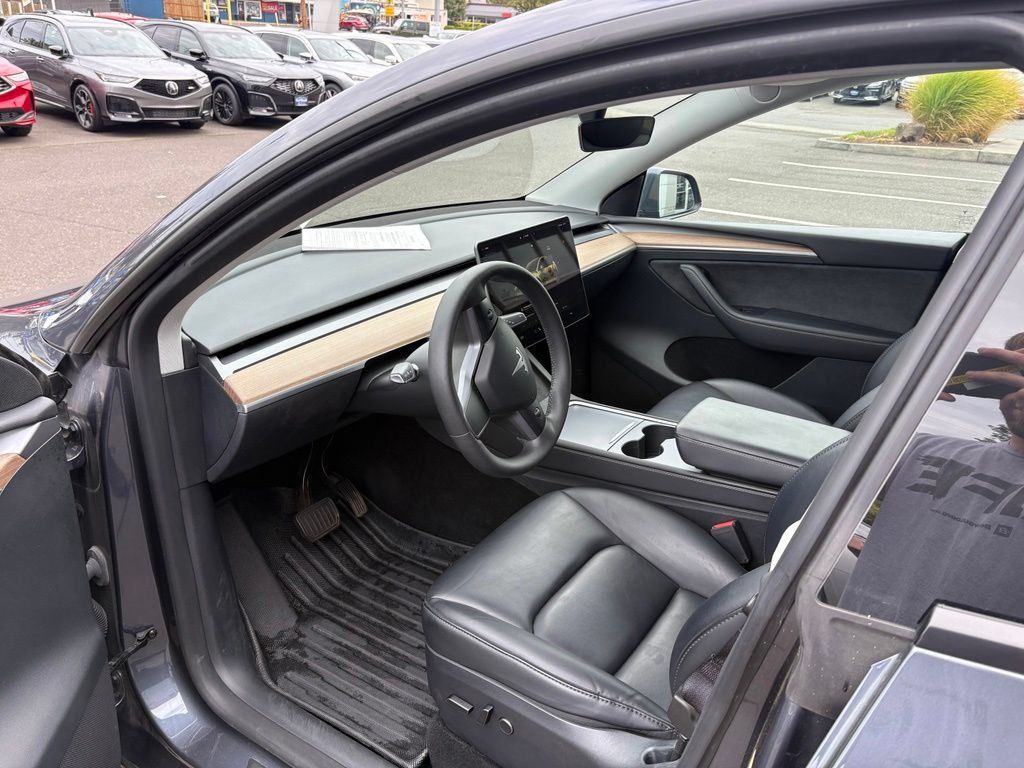 Used 2023 Tesla Model Y Long Range AWD/4WD image 13