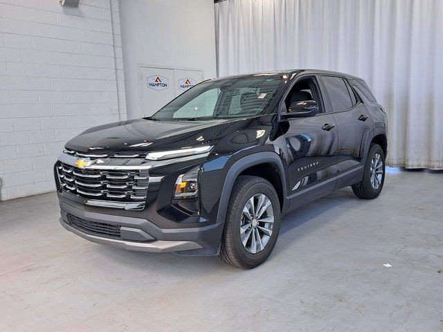 Used 2025 Chevrolet Equinox LT FWD image 2