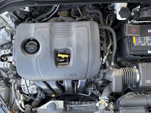 Used 2019 Hyundai Elantra SE image 29