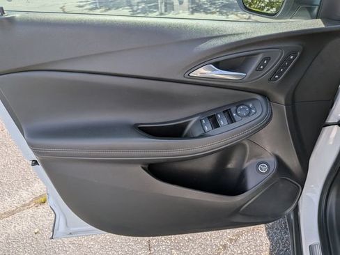 Used 2023 Buick Encore GX Essence w/ Experience Buick Package FWD image 11