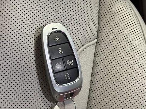 Used 2024 Hyundai Palisade Limited image 21