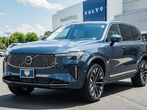 Used 2025 Volvo XC90 T8 Ultra w/ Protection Package Premier AWD/4WD image 3