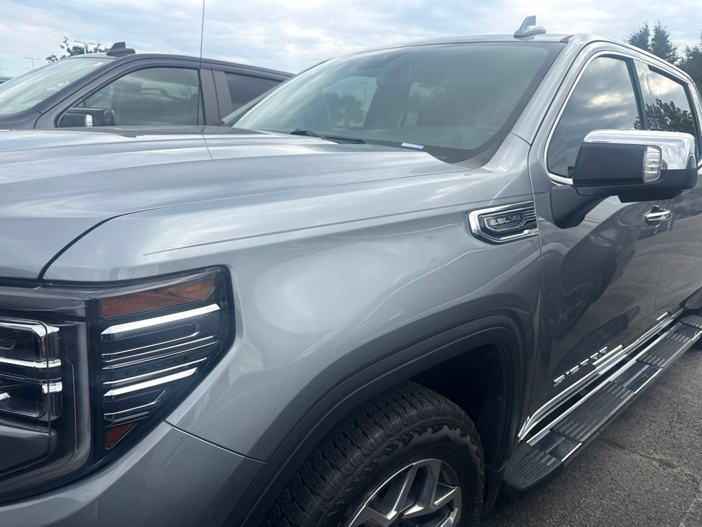 Used 2024 GMC Sierra 1500 SLT w/ SLT Premium Plus Package AWD/4WD image 4