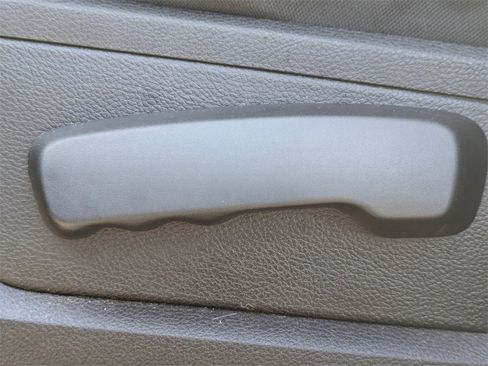 Used 2024 RAM 1500 Classic SLT image 19