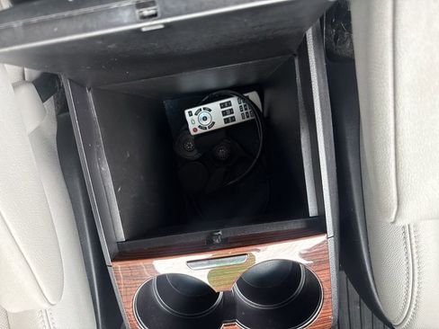 Used 2017 Toyota Sienna Limited Premium image 31