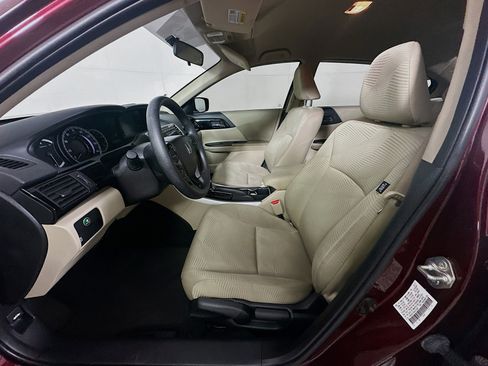 Used 2017 Honda Accord LX image 13