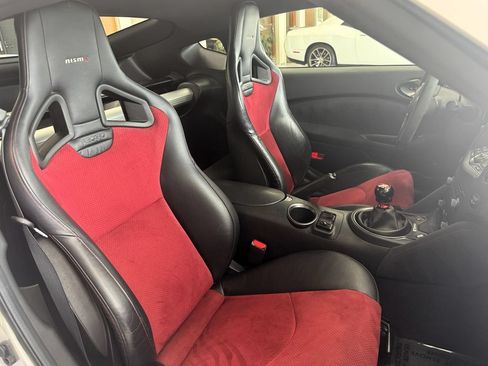 Used 2015 Nissan 370Z NISMO RWD image 22