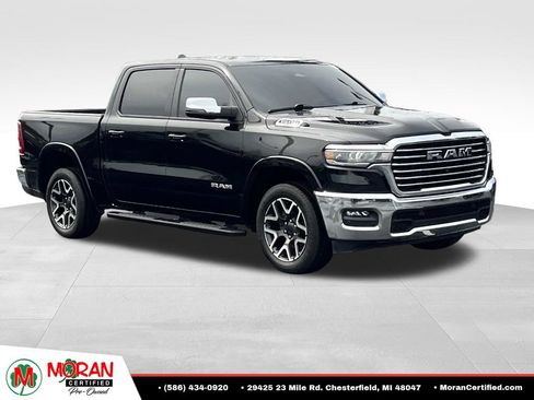Used 2025 RAM 1500 Laramie AWD/4WD image 7