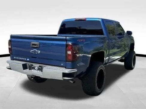 Used 2018 Chevrolet Silverado 1500 LT w/ LT Eassist Package AWD/4WD image 6