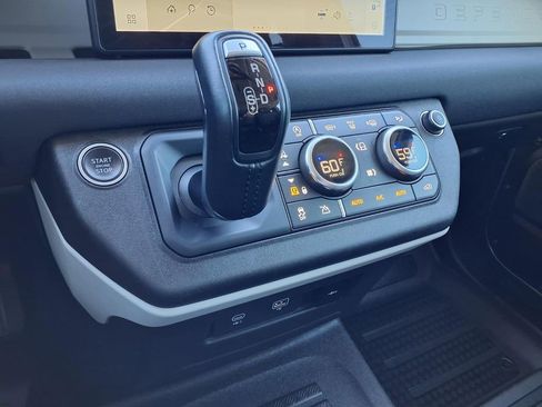 Used 2021 Land Rover Defender 90 First Edition image 28