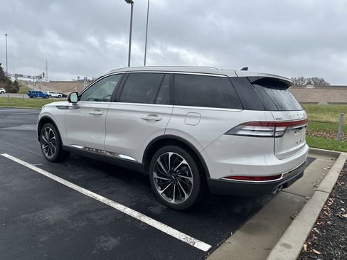 Used 2024 Lincoln Aviator Reserve w/ Equipment Group 201A image 8