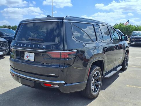 Used 2024 Jeep Wagoneer Series III AWD/4WD image 5
