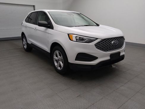 Used 2024 Ford Edge SE image 13