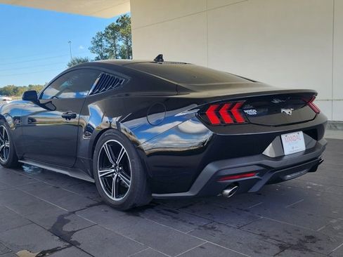 Used 2024 Ford Mustang Coupe image 8