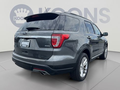 Used 2018 Ford Explorer XLT w/ Equipment Group 202A AWD/4WD image 7