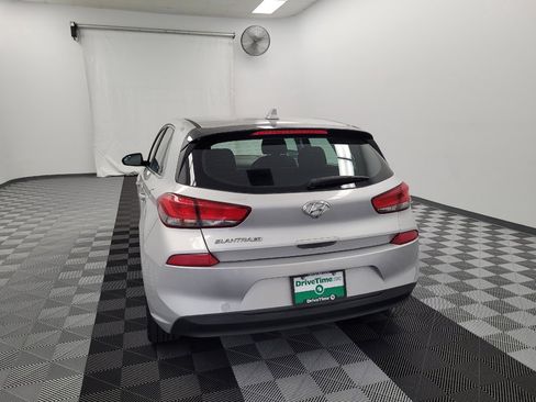 Used 2018 Hyundai Elantra GT FWD image 6