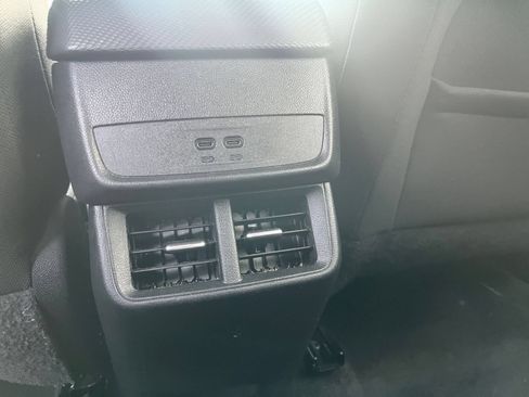 Used 2025 Chevrolet Equinox LT FWD image 24