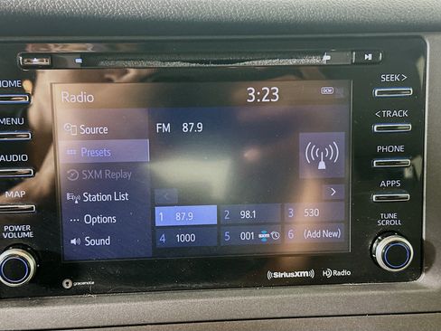 Used 2020 Toyota Sienna XLE image 18