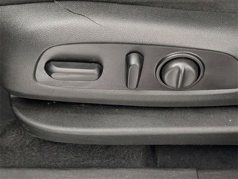 Used 2019 Chevrolet Equinox LT image 14