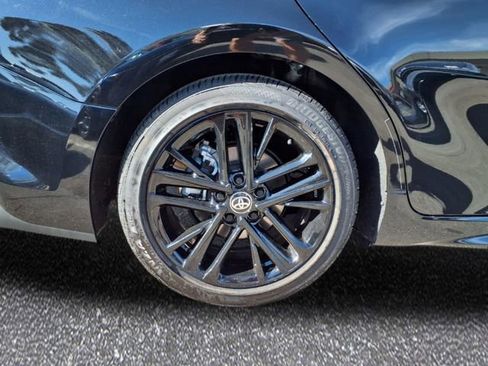 Used 2025 Toyota Camry SE FWD image 6