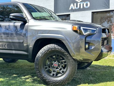 Used 2023 Toyota 4Runner TRD Off-Road Premium w/ Off Road Premium Plus Package AWD/4WD image 3