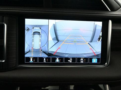 Used 2021 GMC Yukon Denali w/ Denali Premium Package AWD/4WD image 14