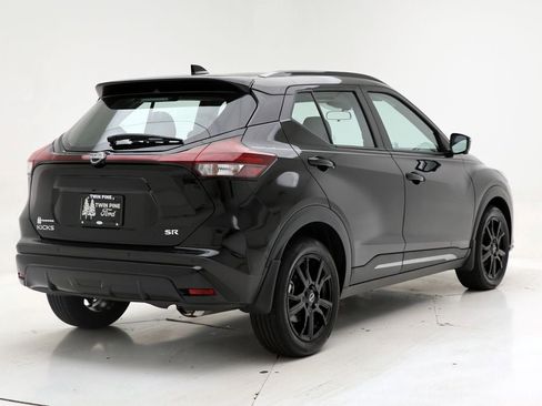 Used 2024 Nissan Kicks SR image 8
