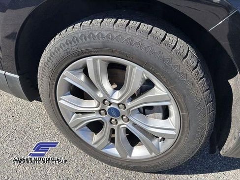 Used 2022 Ford Edge Titanium AWD/4WD image 18