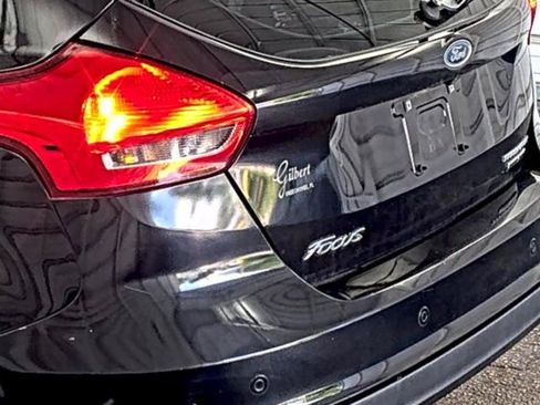Used 2016 Ford Focus Titanium FWD image 9