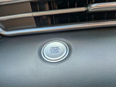 Used 2023 Hyundai Elantra SEL FWD image 19
