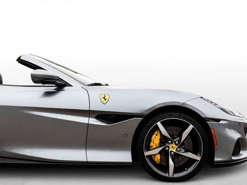 Certified 2022 Ferrari Portofino M RWD image 17