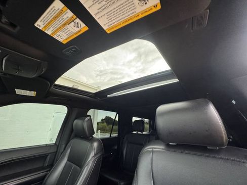 Used 2020 Ford Expedition Max XLT w/ Equipment Group 202A AWD/4WD image 27