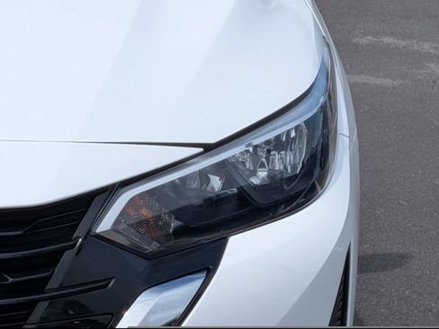 Used 2024 Nissan Sentra S FWD image 9